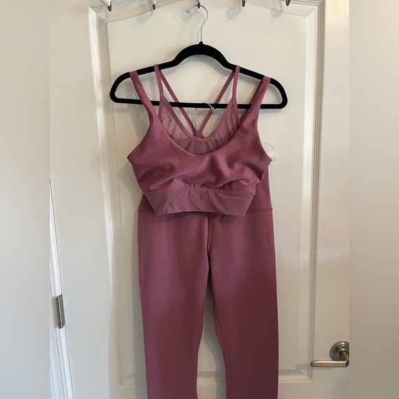 ALO High-Waist Airbrush Legging and Matching Bra Set - Picture 7 of 7